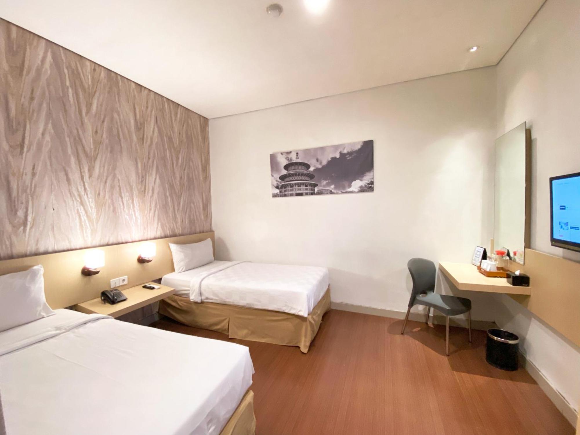 Hotel 88 Embong Malang Tunjungan Surabaya By Wh - Breakfast With The Best View On The Highest Floor And Strategic Location In The City Center Exterior foto