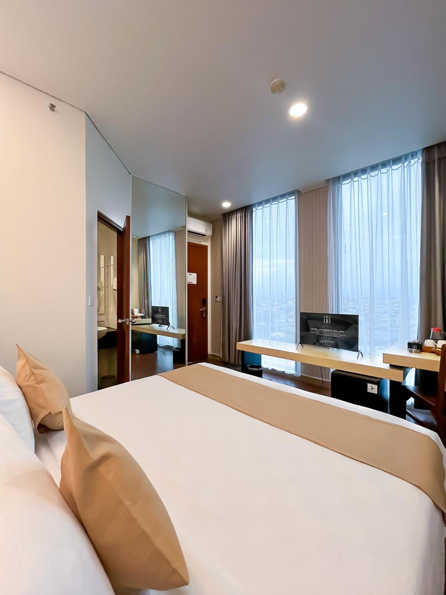 Hotel 88 Embong Malang Tunjungan Surabaya By Wh - Breakfast With The Best View On The Highest Floor And Strategic Location In The City Center Exterior foto