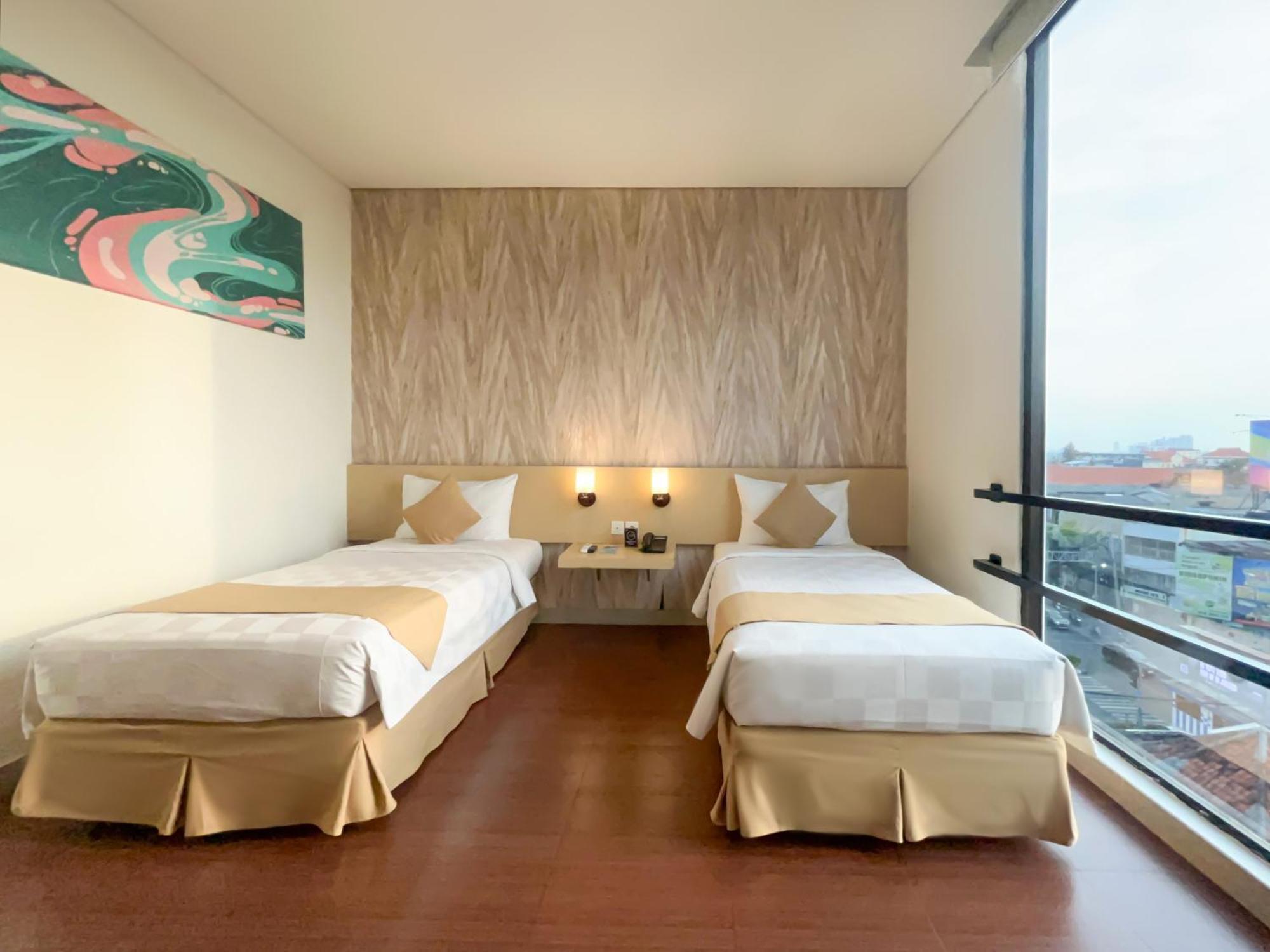 Hotel 88 Embong Malang Tunjungan Surabaya By Wh - Breakfast With The Best View On The Highest Floor And Strategic Location In The City Center Exterior foto