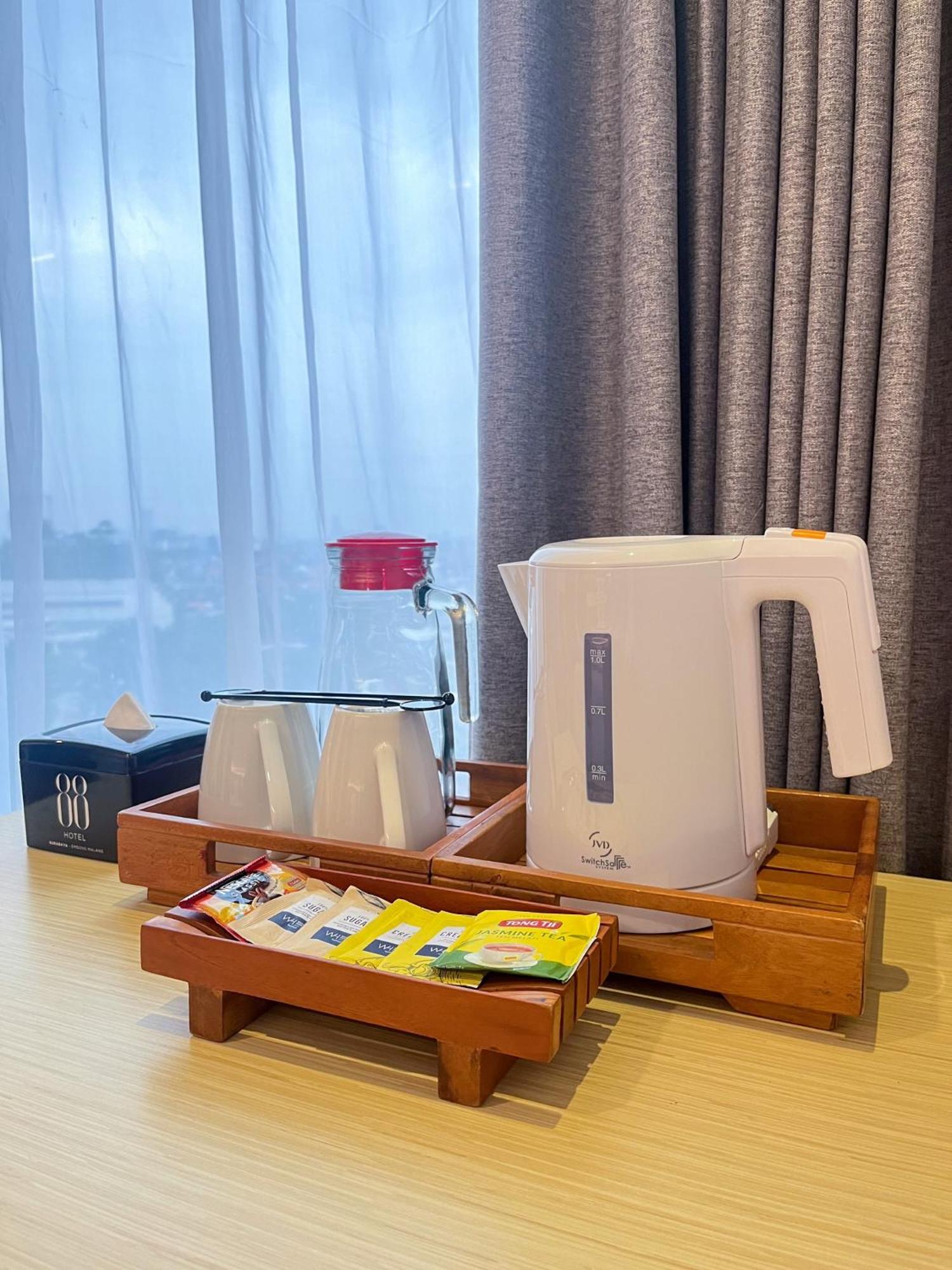 Hotel 88 Embong Malang Tunjungan Surabaya By Wh - Breakfast With The Best View On The Highest Floor And Strategic Location In The City Center Exterior foto