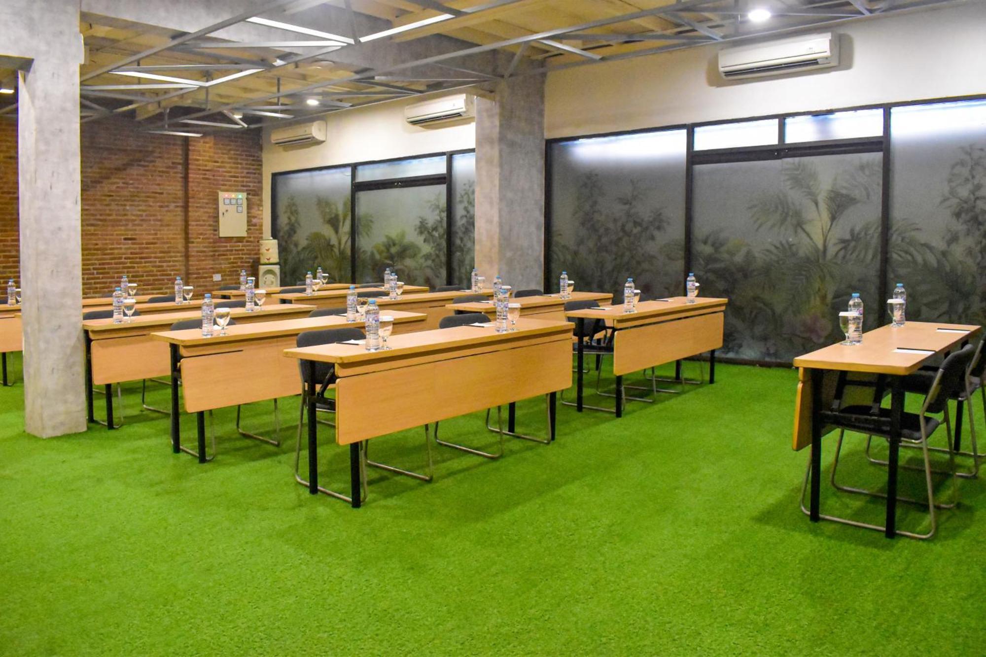 Hotel 88 Embong Malang Tunjungan Surabaya By Wh - Breakfast With The Best View On The Highest Floor And Strategic Location In The City Center Exterior foto