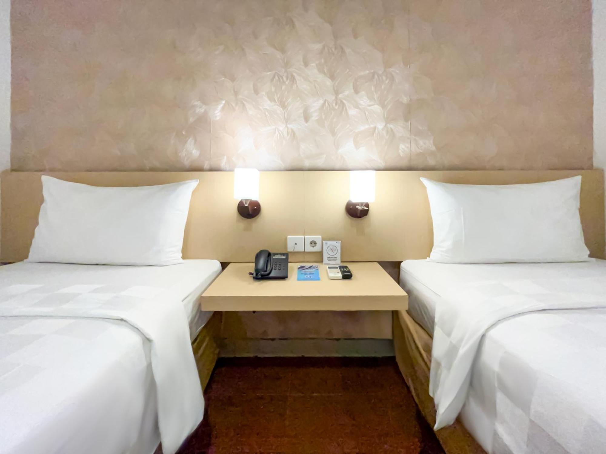 Hotel 88 Embong Malang Tunjungan Surabaya By Wh - Breakfast With The Best View On The Highest Floor And Strategic Location In The City Center Exterior foto