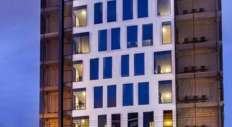 Hotel 88 Embong Malang Tunjungan Surabaya By Wh - Breakfast With The Best View On The Highest Floor And Strategic Location In The City Center Exterior foto
