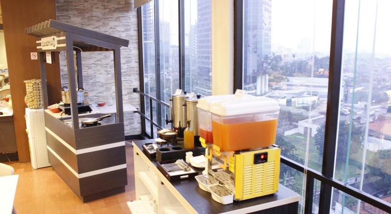 Hotel 88 Embong Malang Tunjungan Surabaya By Wh - Breakfast With The Best View On The Highest Floor And Strategic Location In The City Center Exterior foto
