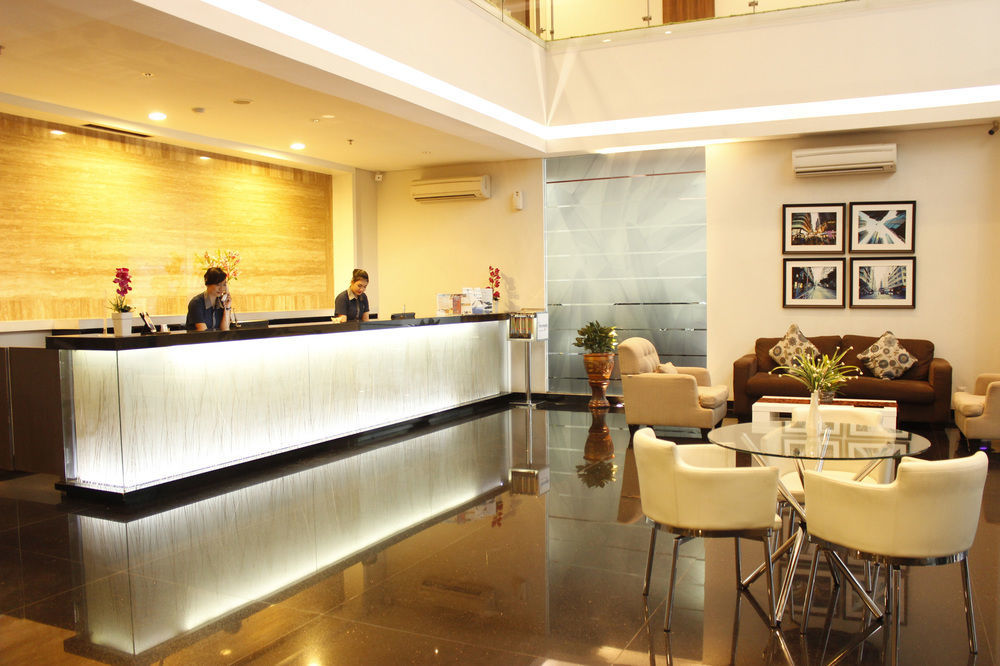 Hotel 88 Embong Malang Tunjungan Surabaya By Wh - Breakfast With The Best View On The Highest Floor And Strategic Location In The City Center Exterior foto